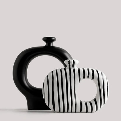 Moderne Keramikvase mit Zebra-Struktur
