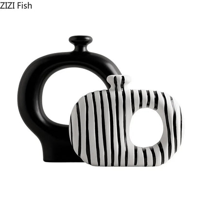 Moderne Keramikvase mit Zebra-Struktur
